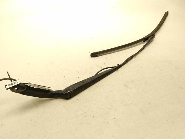 Ramię wycieraczki szyby przedniej A9068200644 MERCEDES