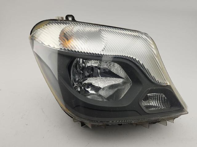 Reflektor prawy A9068202461 MERCEDES