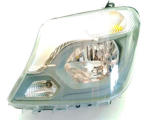 Reflektor prawy A9068205700 MERCEDES