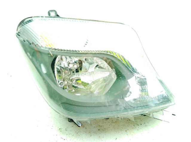 Reflektor prawy A9068205700 MERCEDES