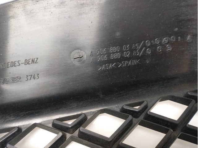 Atrapa chłodnicy A9068800385 MERCEDES