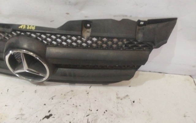 Atrapa chłodnicy A9068800385 MERCEDES