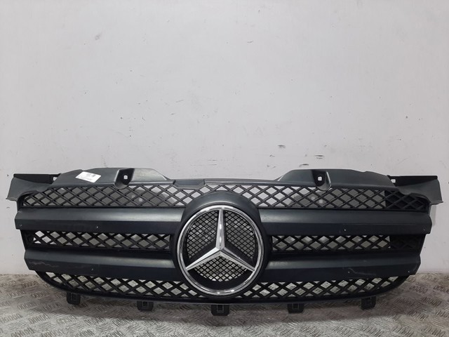 Atrapa chłodnicy A9068800385 MERCEDES