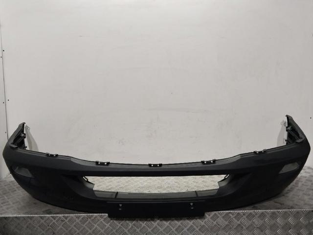 Zderzak przedni A9068800570 MERCEDES