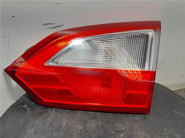 Lampa zespolona tylna prawa wewnętrzna AM5113A602AF FORD