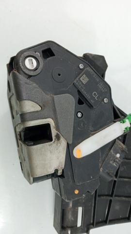 Zamek drzwi tylnych lewych Ford Fiesta CB1