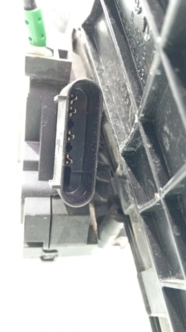 Zamek drzwi tylnych lewych Ford Fiesta CB1