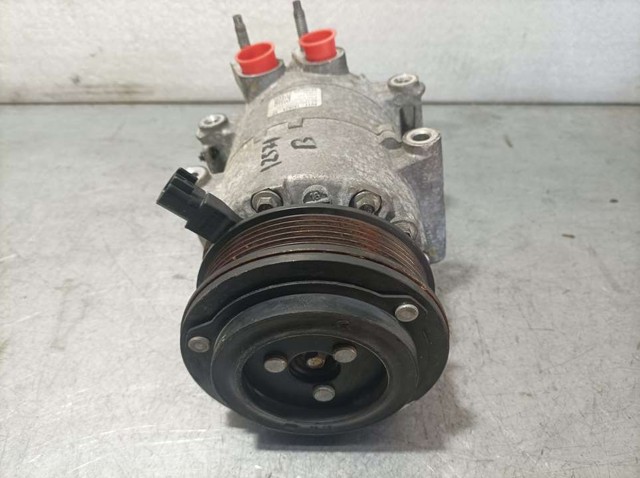 Sprężarka klimatyzacji AV1119D629AD FORD
