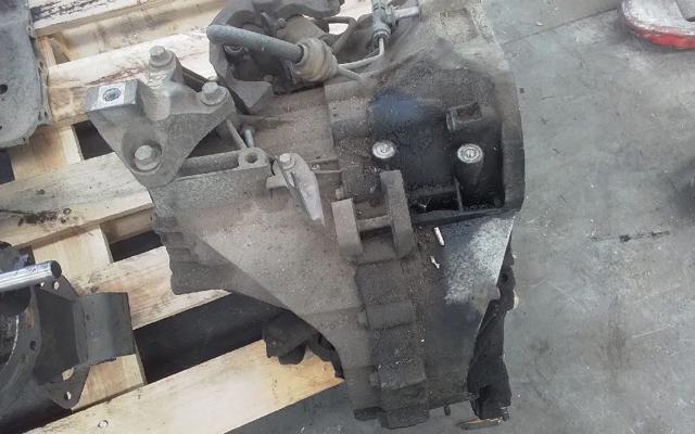 Mechaniczna skrzynia biegów w komplecie AV4R7002AB FORD