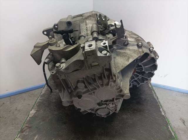 Mechaniczna skrzynia biegów w komplecie AV4R7002AB FORD