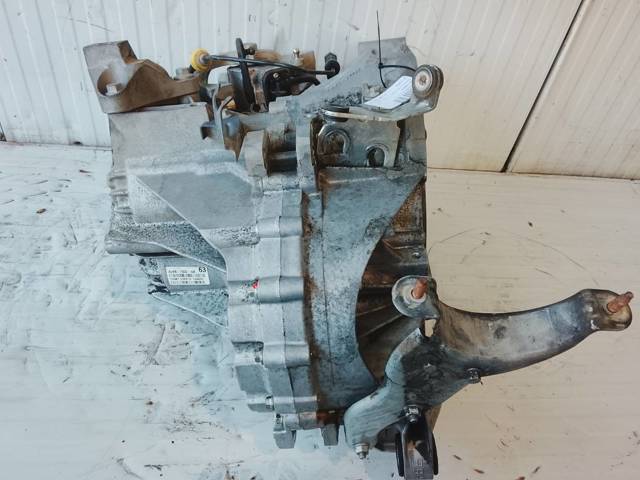 Mechaniczna skrzynia biegów w komplecie AV4R7002AB FORD