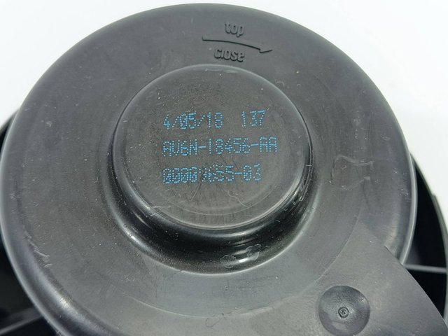 Silniczek wentylatora nagrzewnicy (ogrzewacza wnętrza) AV6N18456AA FORD