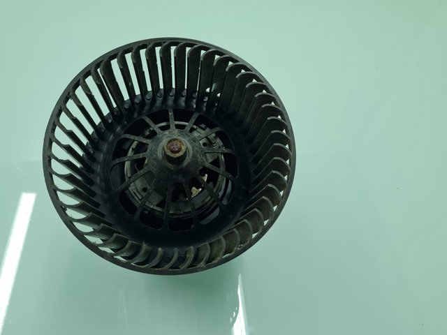 Silniczek wentylatora nagrzewnicy (ogrzewacza wnętrza) AV6N18456CA FORD