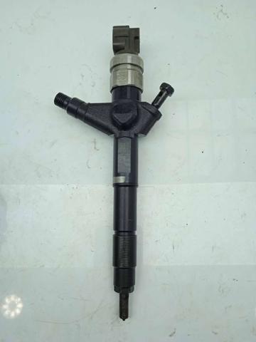 Wtryskiwacz paliwa AW400AW4 NISSAN