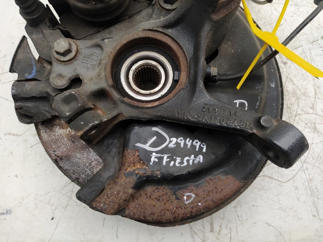 Czop (zwrotnica) przedni prawy AY1C3K170BA FORD