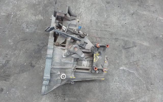 Mechaniczna skrzynia biegów w komplecie Hyundai Santa Fe 1 SM