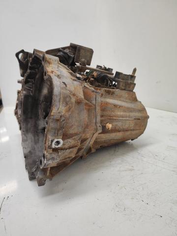 Mechaniczna skrzynia biegów w komplecie Hyundai Santa Fe 1 SM