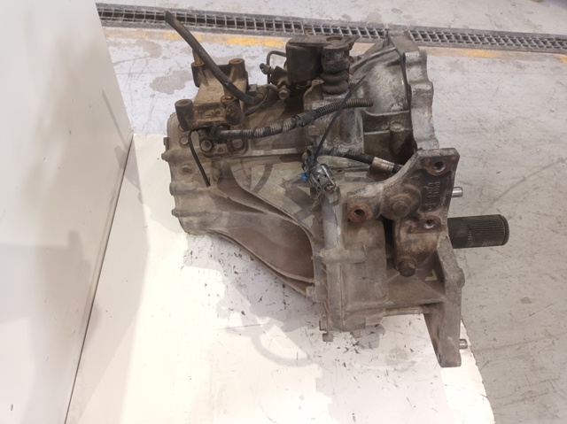 Mechaniczna skrzynia biegów w komplecie Hyundai Santa Fe 1 SM