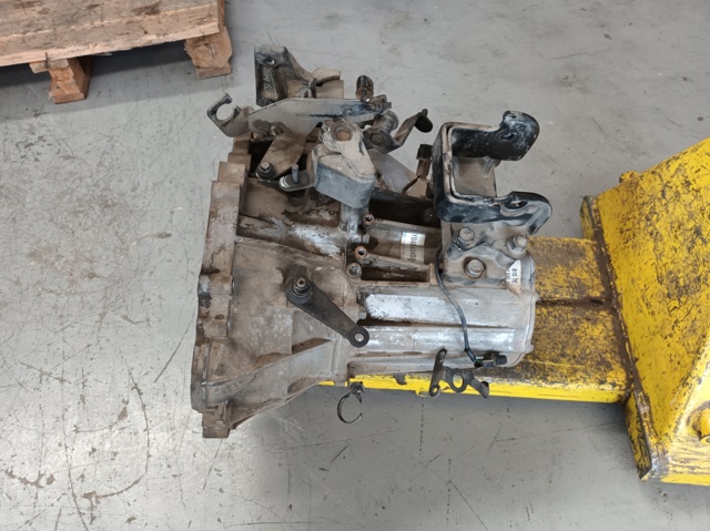 Mechaniczna skrzynia biegów w komplecie Hyundai Santa Fe 1 SM