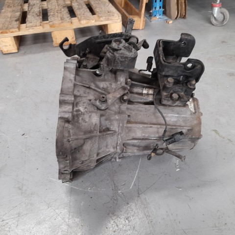 Mechaniczna skrzynia biegów w komplecie Hyundai Santa Fe 1 SM