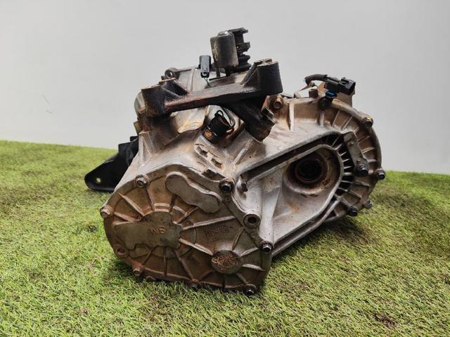 Mechaniczna skrzynia biegów w komplecie Hyundai Santa Fe 1 SM