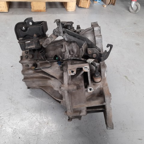 Mechaniczna skrzynia biegów w komplecie Hyundai Santa Fe 1 SM