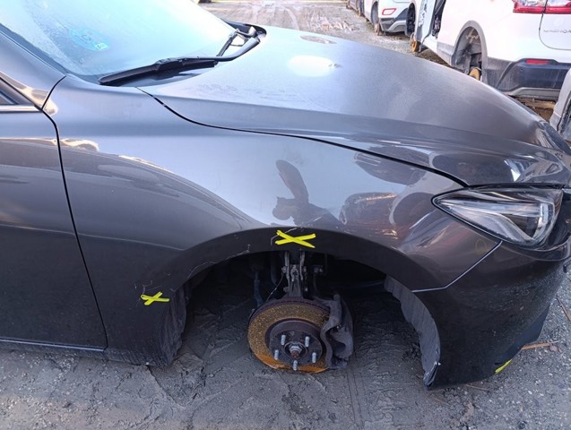 Błotnik przedni prawy B45A52111B MAZDA