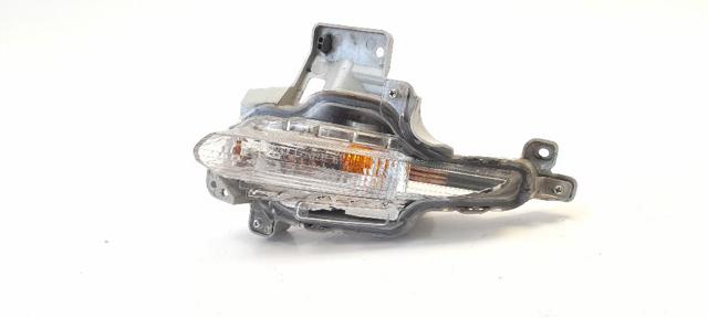 Lampa pozycyjna (kierunkowskaz) w zderzaku prawa B63C51350 MAZDA