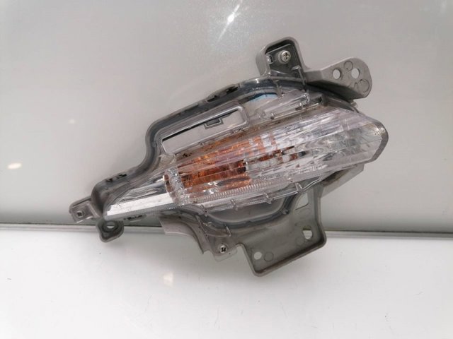 Lampa pozycyjna (kierunkowskaz) w zderzaku prawa B63C51350 MAZDA