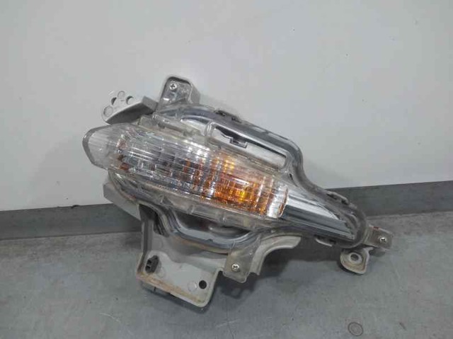 Lampa pozycyjna (kierunkowskaz) w zderzaku lewa B63C51360 MAZDA