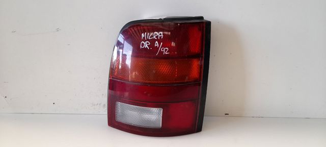 Lampa zespolona tylna prawa B65505F301 NISSAN