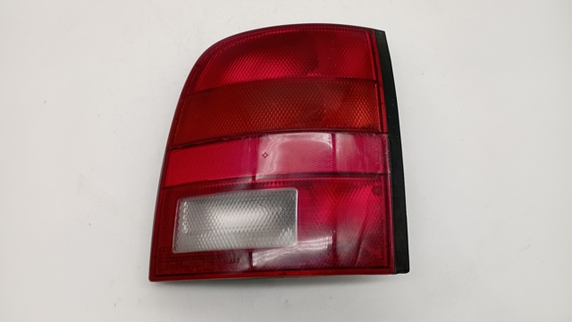 Lampa zespolona tylna prawa B65505F301 NISSAN