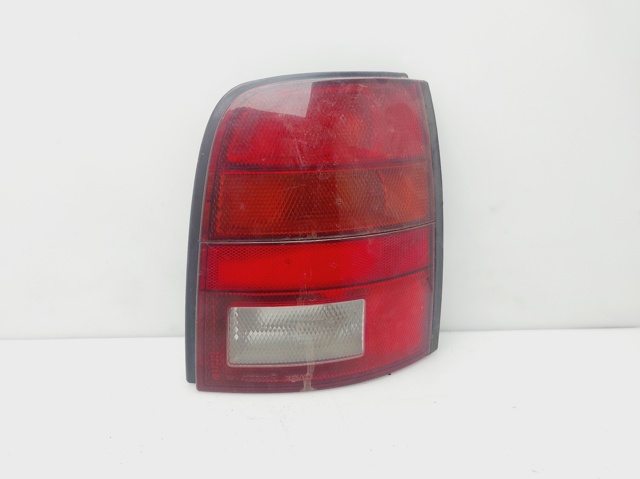 Lampa zespolona tylna prawa B65505F301 NISSAN