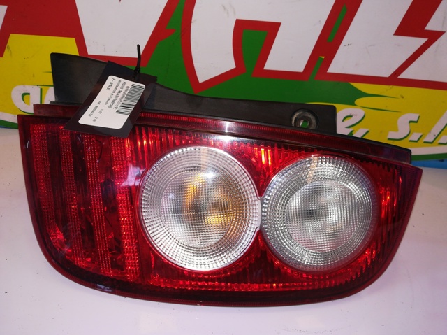 Lampa zespolona tylna prawa B6550AX720 NISSAN