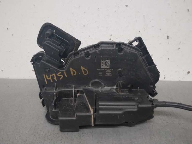 Zamek drzwi przednich prawych B6A5TB837016A VAG