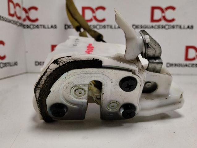 Zamek drzwi tylnych prawych BBM472310A MAZDA