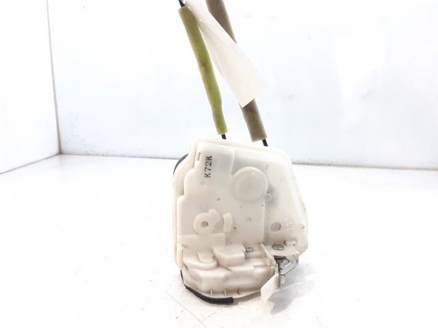 Zamek drzwi tylnych prawych BBM472310A MAZDA