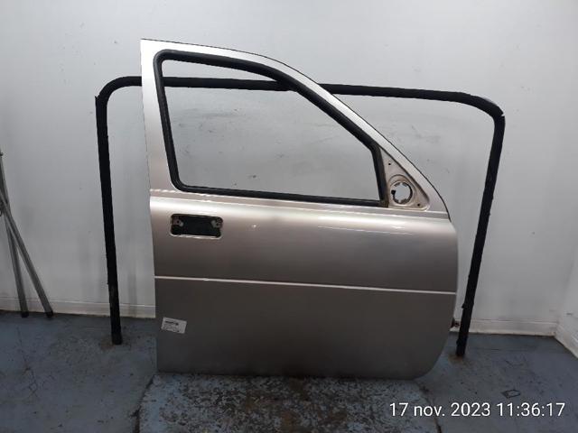 Drzwi przednie prawe BDA490340 LAND ROVER