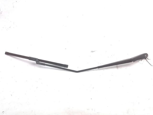 Ramię wycieraczki szyby przedniej BK3117526FD FORD