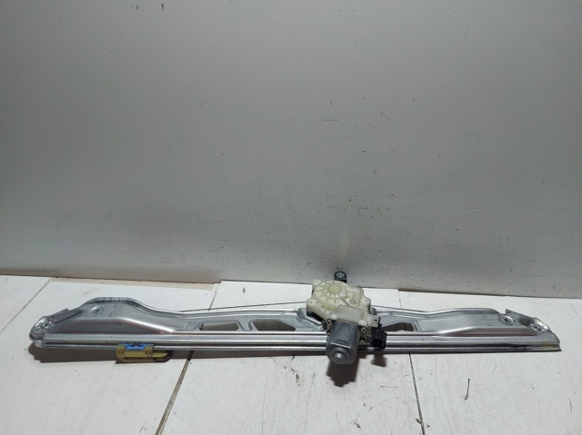 Mechanizm podnoszenia szyby drzwi przednich prawych BK31V23200BF FORD