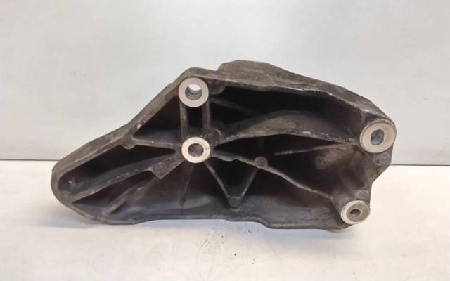 Wspornik alternatora do Ford Transit V363
