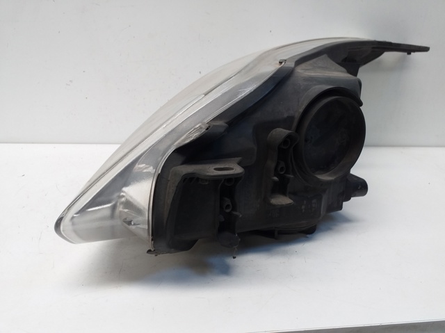 Reflektor prawy Ford Focus 3 CB8