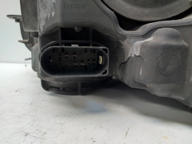 Reflektor prawy Ford Focus 3 CB8