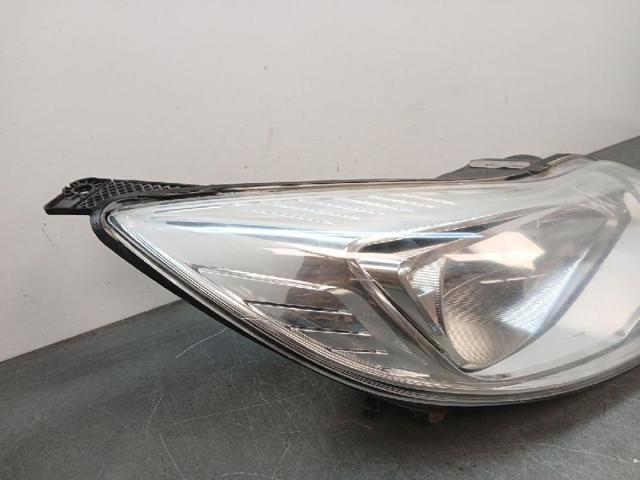 Reflektor prawy Ford Focus 3 CB8