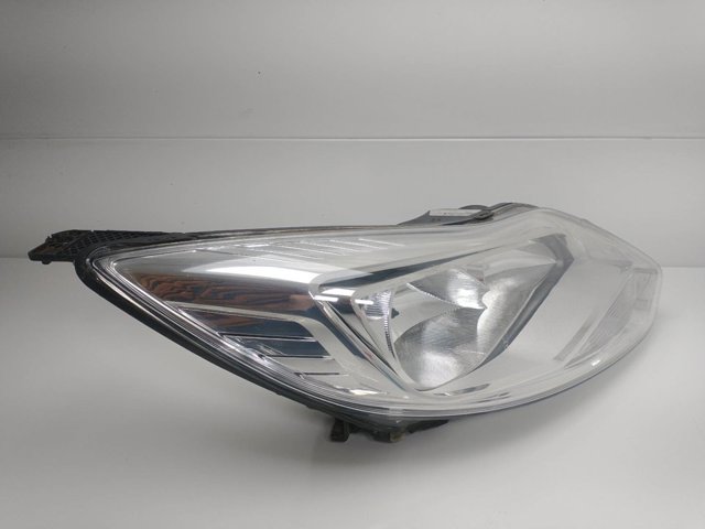 Reflektor prawy Ford Focus 3 CB8