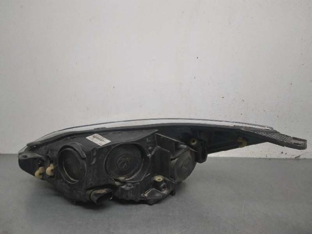 Reflektor prawy Ford Focus 3 CB8