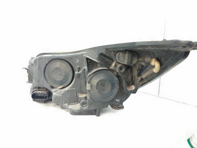 Reflektor prawy Ford Focus 3 CB8