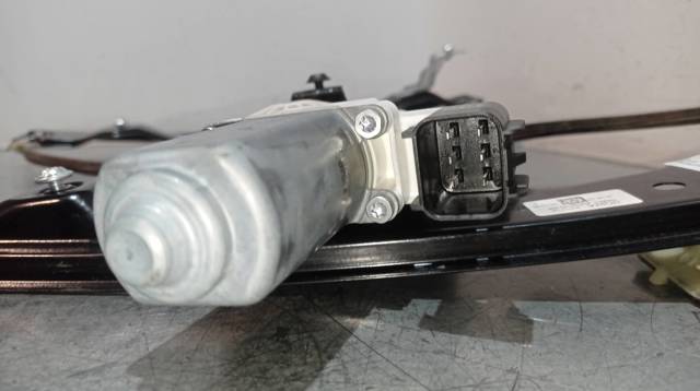 Mechanizm podnoszenia szyby drzwi przednich prawych BM51A23200BF FORD