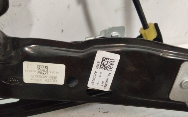 Mechanizm podnoszenia szyby drzwi przednich prawych BM51A23200BF FORD