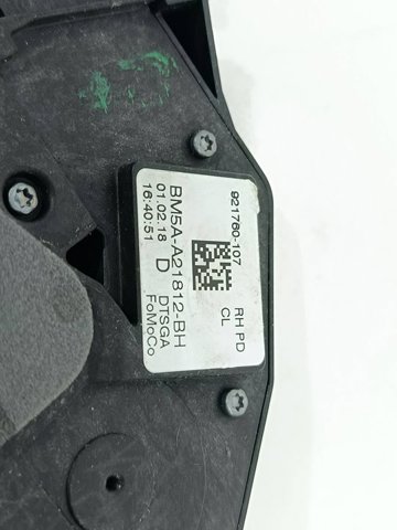Zamek drzwi przednich prawych BM5AA21812BH FORD